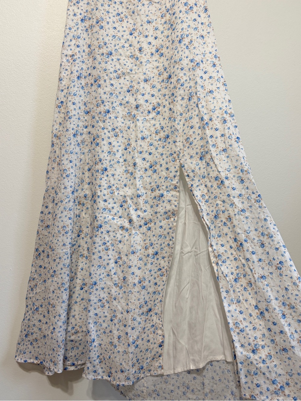 ASTR The Label Floral Linen Midi Dress Size Small Blue White - Picture 5 of 9